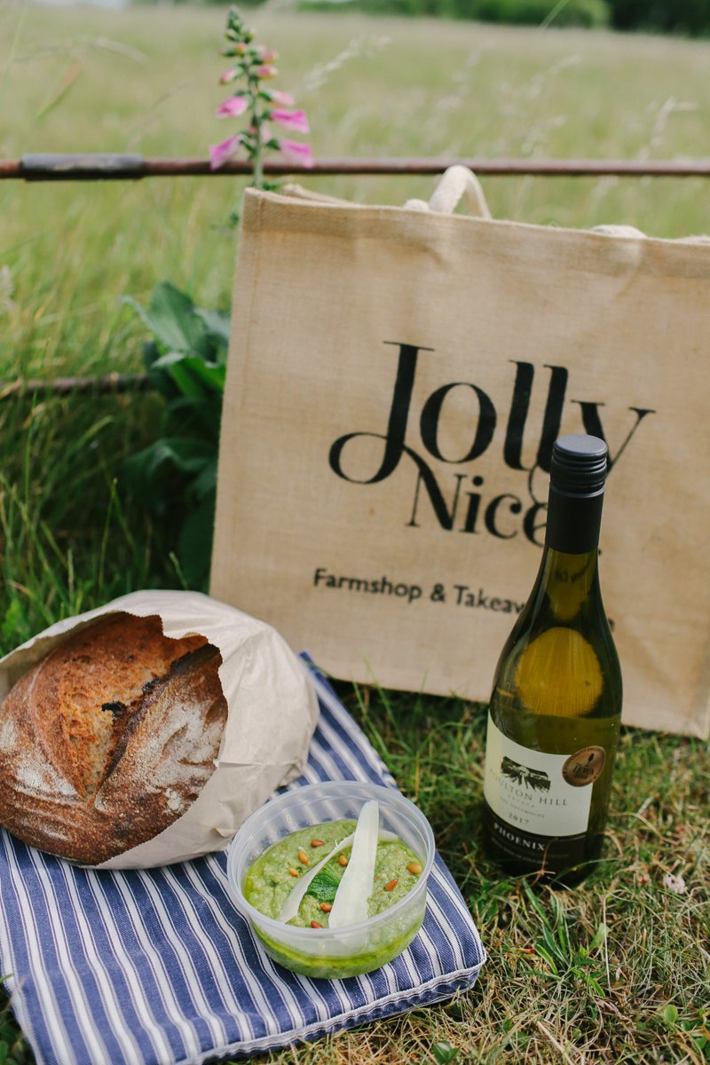 To really enjoy the #Cotswolds, it makes sense to #ShopLocal for #NationalPicnicWeek 🌾