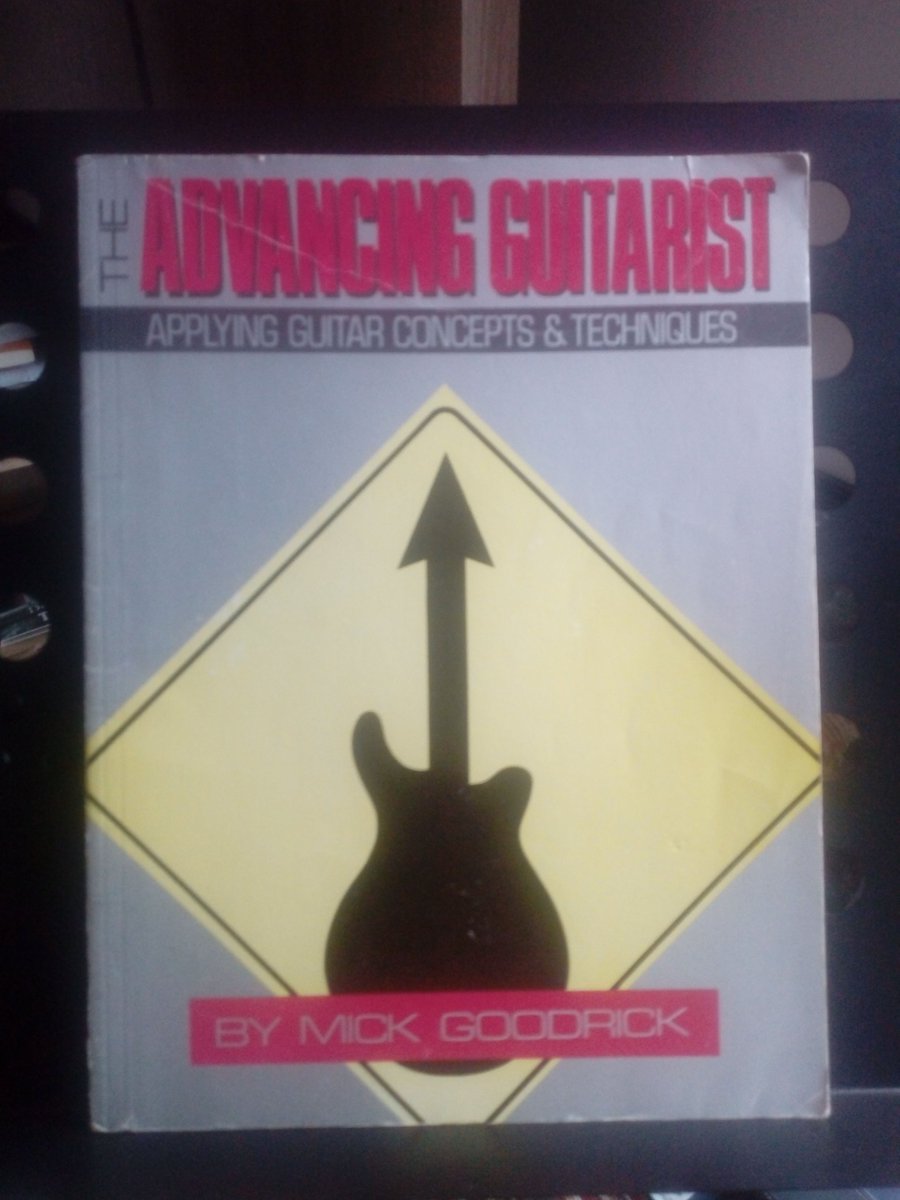marcelspringor1's tweet photo. I seem to pull this book out every summer when I'm not so busy. What a great book!! #jazzguitar #mickgoodrick #advancingguitarist https://t.co/07Fmyyusdz