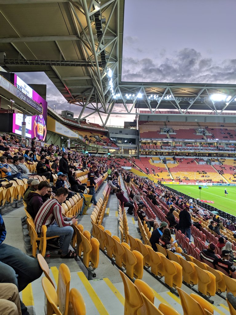 Seating. Strictly only allowed to use the 2 seats you were able to purchase and must keep 1.5m away from each other. Must remain within the zone allocated on your ticket  #NRL    #NRLBroncosTitans  @brisbanebroncos  @NRL – bei  Suncorp Stadium