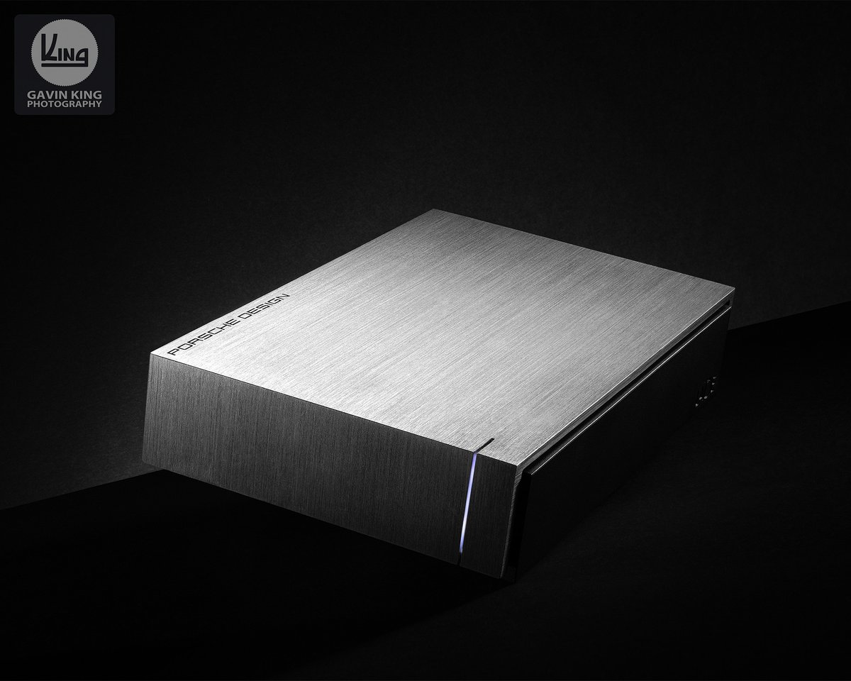 ItsGavinKing's tweet photo. The sharp lines of this Hard drive give it an almost alien look. Beautifully designed and pretty unique. I'm sure you'd agree.
.
#harddrive #alien #silver #productphotography #productphotographer #product #heroshot #blackandwhite #canon #gavinkingphotography #suffolkphotographer https://t.co/y6wRj2PdBW