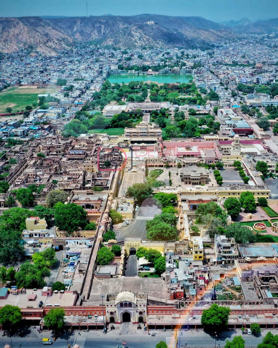 JibmukeshKumar's tweet image. The whole world is on one side, pink city on one side ❤️