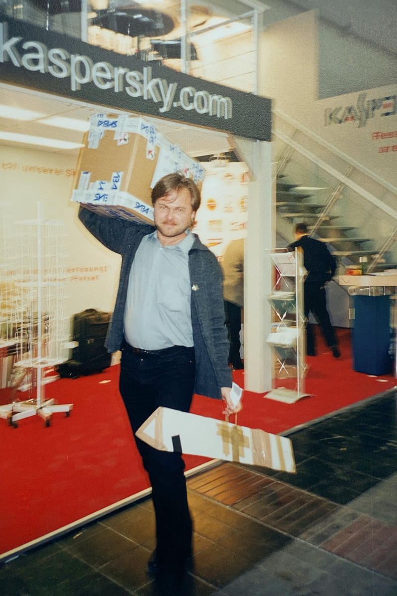 kaspersky's tweet image. &quot;it truly was a cultural shock&quot;.

@e_kaspersky takes a look back on 15 years&apos; of #CeBIT ⇒ kas.pr/p1cm
