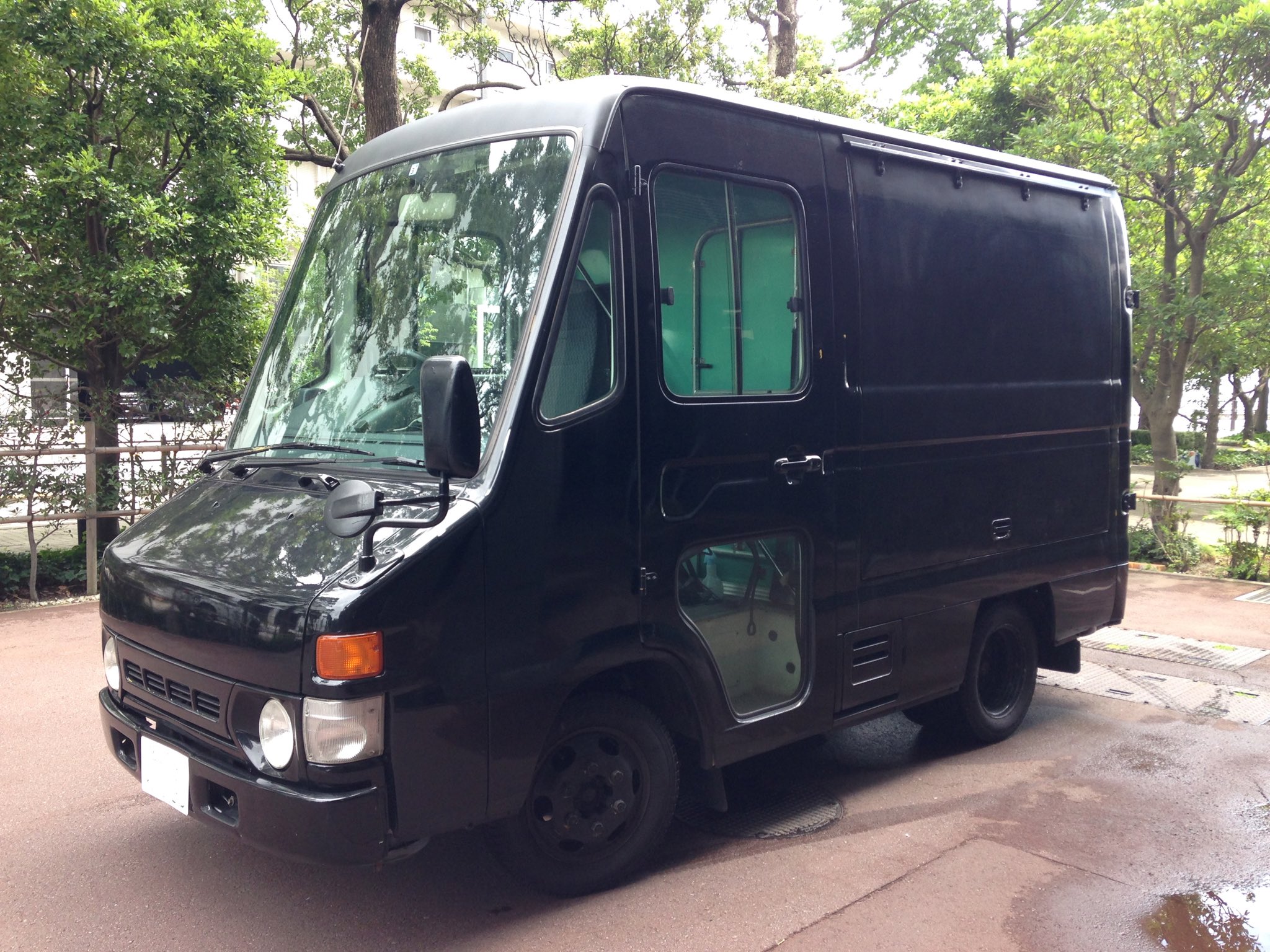 Central Lounge 車両情報 アーバンサポーター1 At 1日39 800円 税別 2日69 800円 税別 3日 800円 税別 1ヶ月 239 800円 税別 キッチンカー キッチンカーレンタル キッチンカーレンタル料金 キッチンカーレンタル激安 キッチンカー製作
