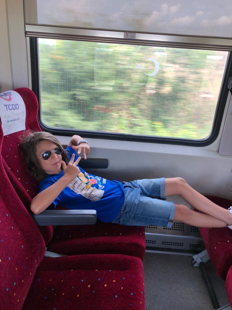 Bu çocuğun adı #OğuzArdaSel❗️

8 Temmuz #CorluTrenKatliamı ‘nda hayatını kaybetti ❗️ 

Bugün tam 720 gün  oldu❗️

Adını da yüzünü de iyi EZBERLE❗️

<a href="/TCDDemiryollari/">TCDD-Türkiye Cumhuriyeti Devlet Demiryolları 🇹🇷</a> <a href="/TCDDTasimacilik/">TCDD Taşımacılık</a> <a href="/aihsanuygun/">Ali İhsan Uygun</a>  <a href="/ahmetarslan36/">Ahmet ARSLAN</a> <a href="/UABakanligi/">T.C. Ulaştırma ve Altyapı Bakanlığı</a> <a href="/akaraismailoglu/">Adil Karaismailoğlu</a> <a href="/adalet_bakanlik/">T.C. Adalet Bakanlığı</a> <a href="/RTErdogan/">Recep Tayyip Erdoğan</a>