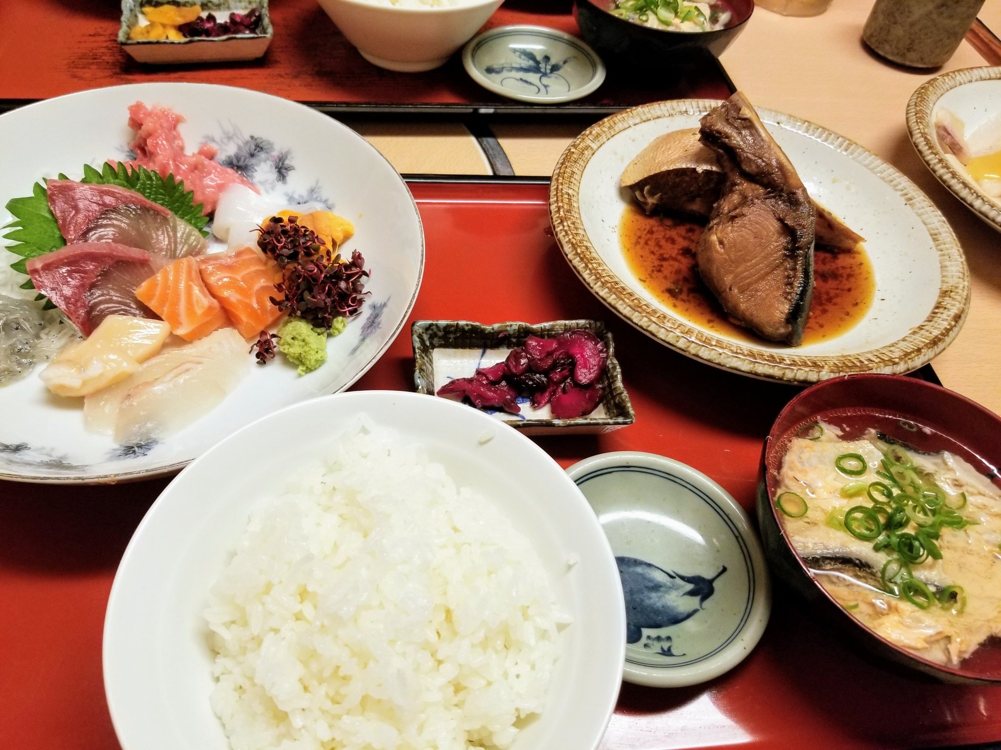倉橋さとみ 昨日のお休みは2週続けて天王寺の魚市さんへ行って来ました お魚がとっても美味しいんです 魚市 天王寺 お魚すき 豪華ランチ T Co Gjq1ii78t1 Twitter