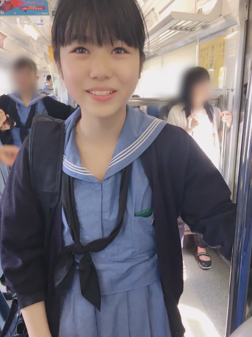 学校　盗撮  / X