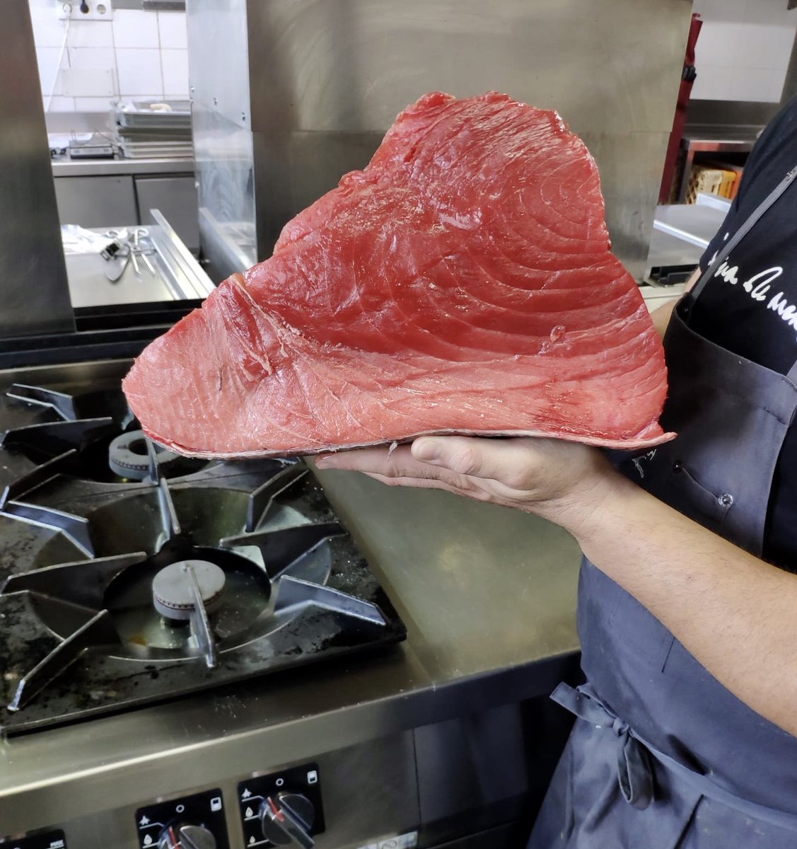 Atún rojo de almadraba 👌 como siempre ✅ producto ✅ fresco y ✅ calidad en Alfonso Mira. Disfrútalo este fin de semana!!!

Carta 👉 bit.ly/2AkQZ0V . 

Para esta noche disfruta en nuestra terraza con el menú Sabor a Tapeo 👉 cutt.ly/vicSXy9 

#atun #almadraba