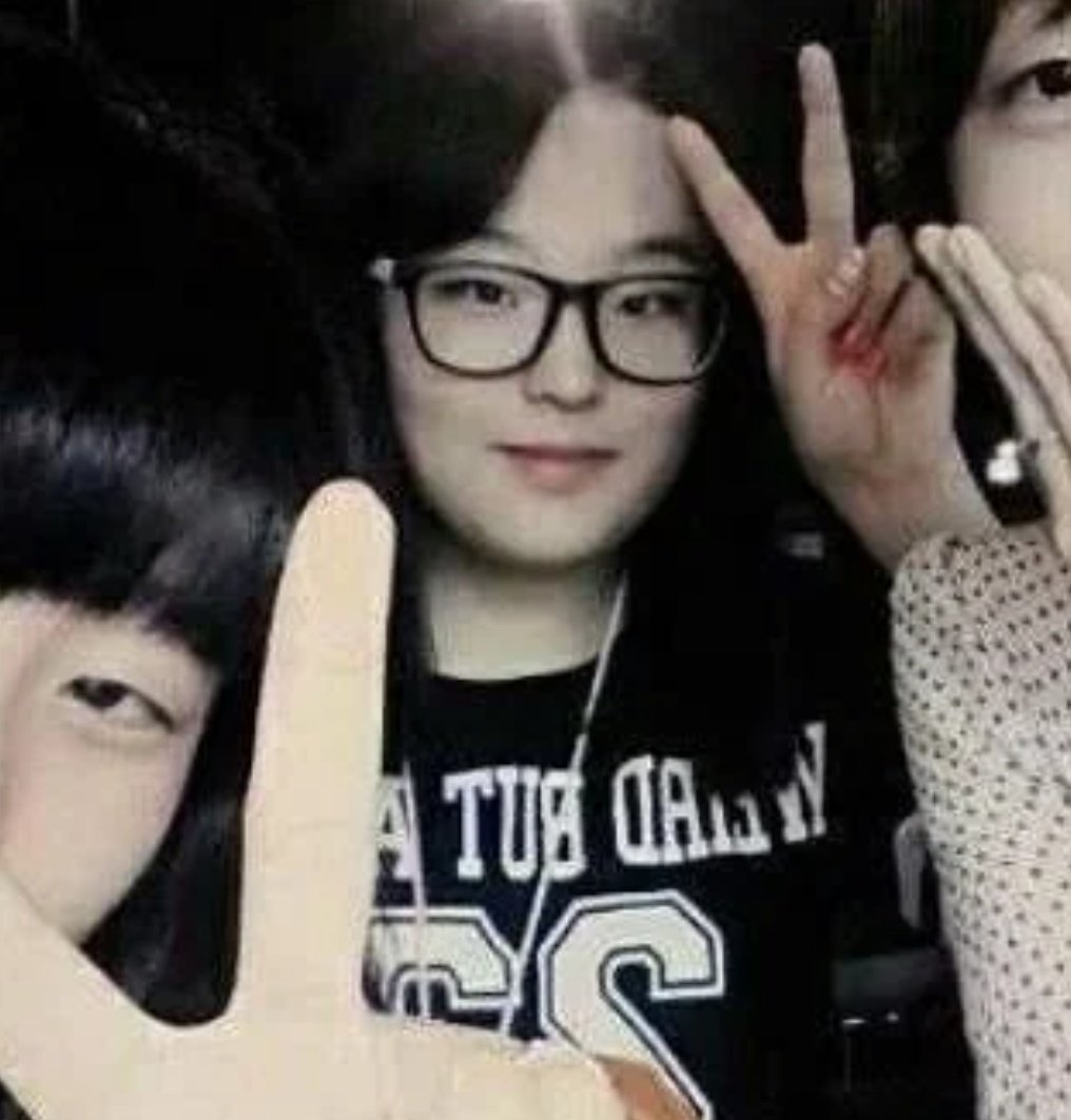 ig || @seventeencream ♥︎ on X: hoshi - he has an older sister - these are  his parents t.cogRKZP71GgD  X