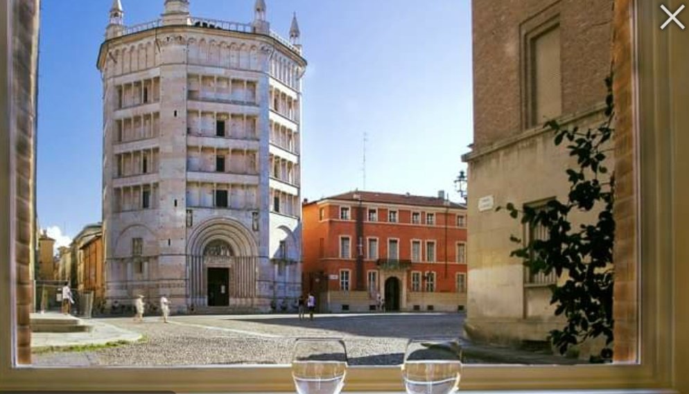 ComuneParma's tweet photo. PARMA ACCOGLIE: FINO A DUE NOTTI DI OSPITALITÀ' PRESSO STRUTTURE RICETTIVE DEL TERRITORIO PER MEDICI, INFERMIERI E VOLONTARI ATTIVI DURANTE L'EMERGENZA #Covid

🏥 Una proposta frutto della collaborazione di tante associazioni del territorio.

👉https://t.co/nmu9iB8rPd https://t.co/vOCli4vUrx