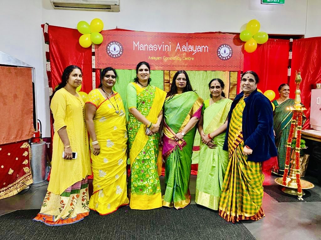 MuddamJyothi's tweet photo. Thank you so much Manaswini Alayam for inviting Jagruthi on the First Anniversary . It’s  our honour to be part of it and sharing the Dias with  Honorable Anahila Kanongata'a Suisuiki, MP, Papakura.
Thanks a lot for the honour and love you gave 🙏 
#WomensupportNZ
@RaoKavitha https://t.co/pPKfonKDGz
