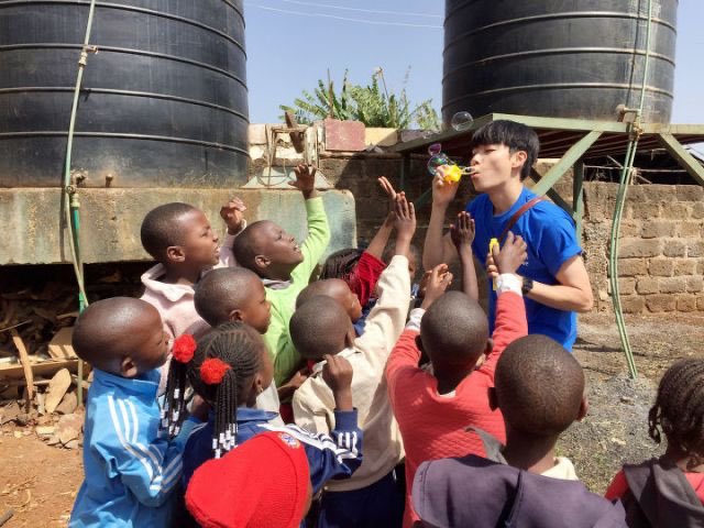 Ryu Junyeol also interest in social activities, back in 2018 he visits Kenya, Africahe has been donating to the international humanity organization called Compassion since before his debut—I adore him more as he supports the children cr:  https://www.hancinema.net/lily-s-take-ryu-jun-yeol-visits-kenya-in-africa-114930.html #RyuJunYeol