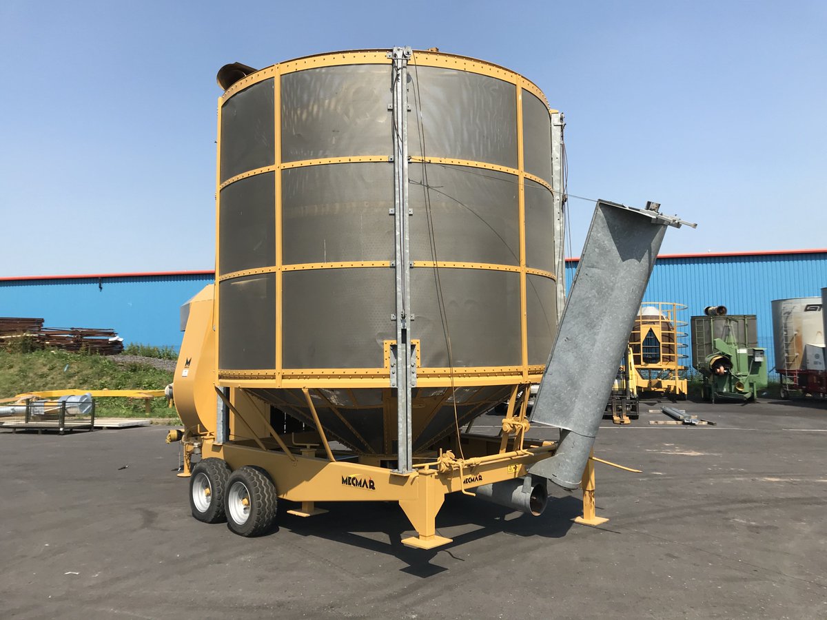 McArthur_Agri's tweet photo. AVAILABLE NOW! Mecmar mobile grain drier, 32 tonne batch capacity, 2004, only 1,300 hours, tractor driven, oil fired, gravity empty to both sides. Ready for harvest. Call 01724 747110 or email info@mcagri.co.uk for more details. #harvest20 #graindryers #graindriers https://t.co/cjLQXpWMEG