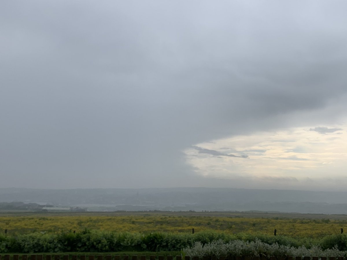 OrkneyUncovered's tweet image. Thunderstorm this morning. I love the storms and the epic pictures you can capture.

#thunderstorm #Orkney #thundercloud #lightning #photooftheday #NaturePhotography #Weathercloud #goodmorning