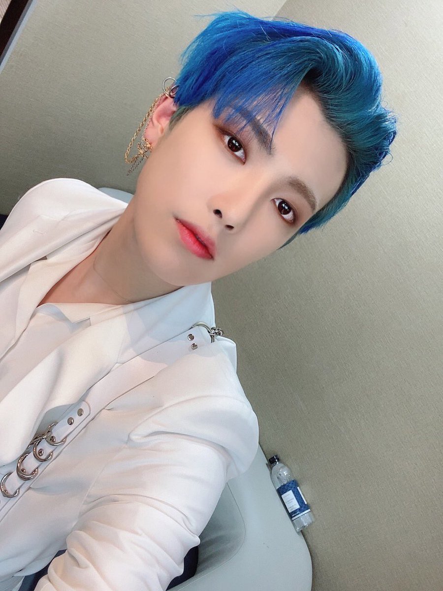 ATEEZofficial's tweet photo. [#홍중] 어제도 너무 고마웠어요 에이티니💙
#ATEEZ #에이티즈 https://t.co/qpZ4gQRfgo
