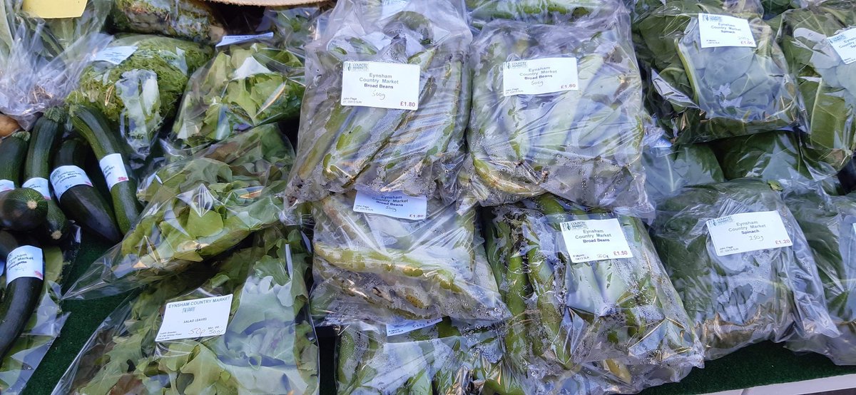 EynshamMarket's tweet photo. Locally grown seasonal vegetables for sale at #Eynsham Country Market every Thursday morning.  Come along and support us. 🤗 #ShopLocal #Oxfordshire https://t.co/6pG6ktH3ZK