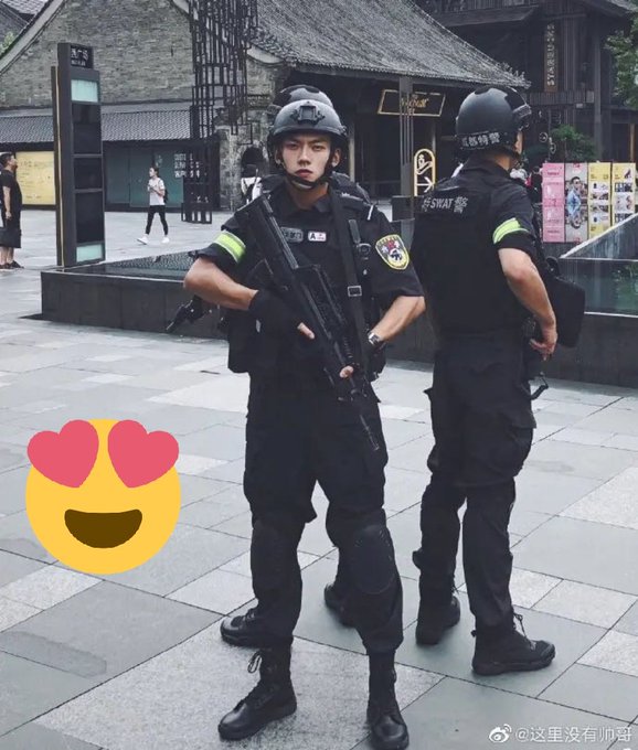 China police 帅 https://t.co/wFXBfsjrK7<a href="/tag/%E6%96%B0%E5%A4%B4%E5%83%8F"class="tags"><span>#新头像</span></a>