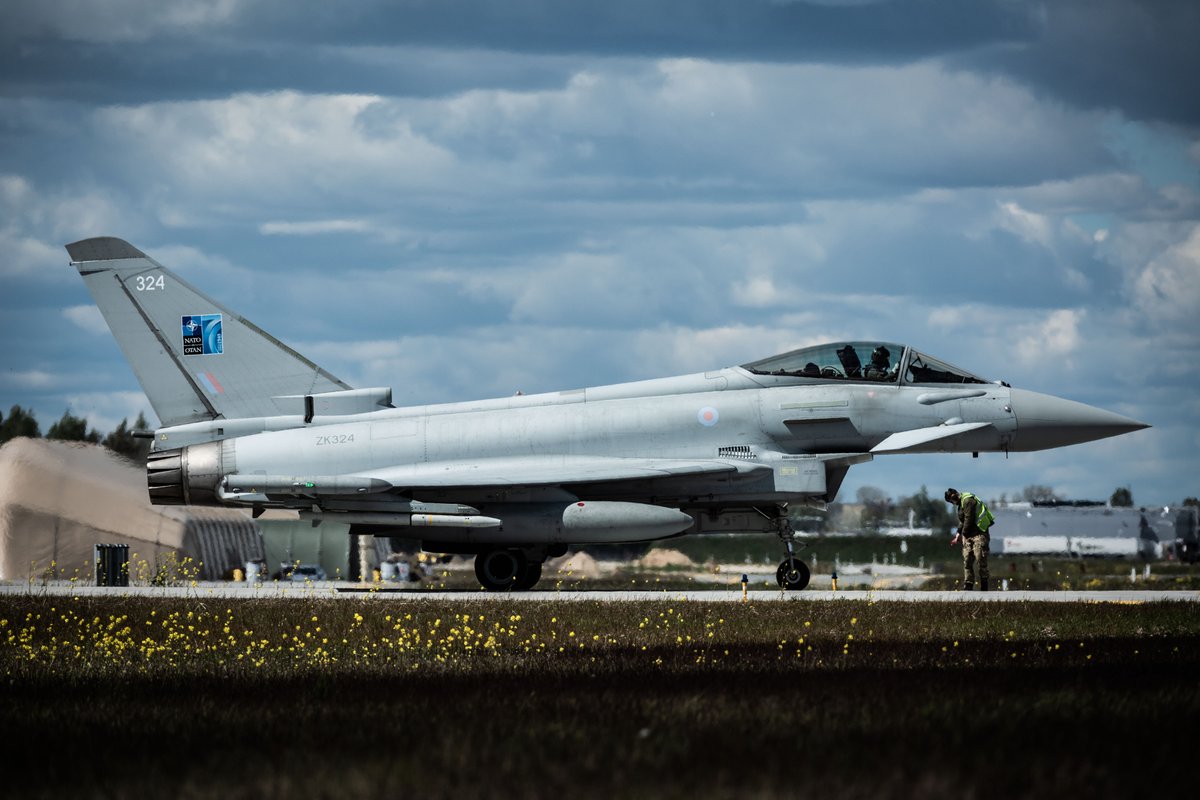   @NATO Baltic Air Policing - 6 Squadron are in Lithuania, deterring Russian activity in and around Alliance airspace. Allies have been working closely together in the air, as well as integrating with Alliance ships and ground units.  #SaluteOurForces 6/8