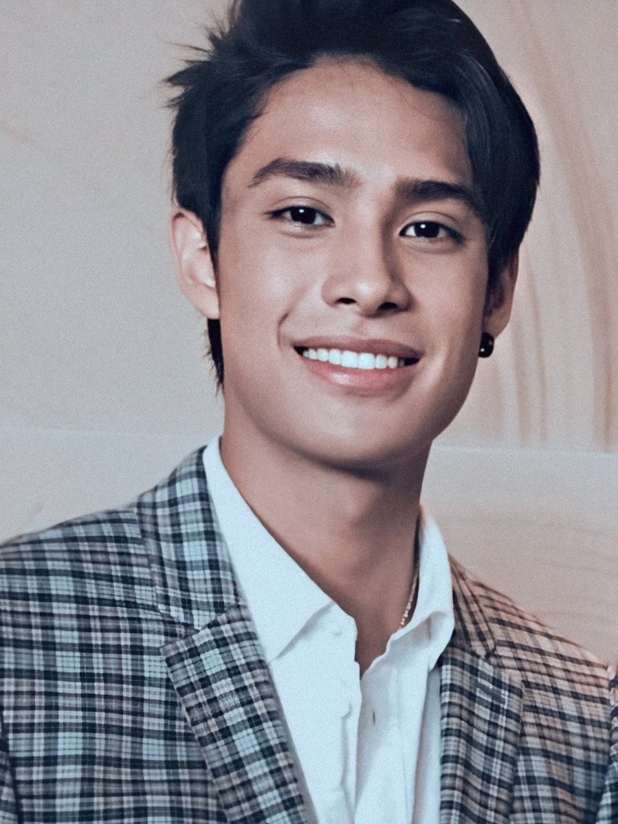 DONATORSPH's tweet photo. The role of Deib Lohr Enrile perfectly fits Donny. :)  

DONNY asDeibLohr | #HesIntoHerIWant https://t.co/dMTxsaB8G8