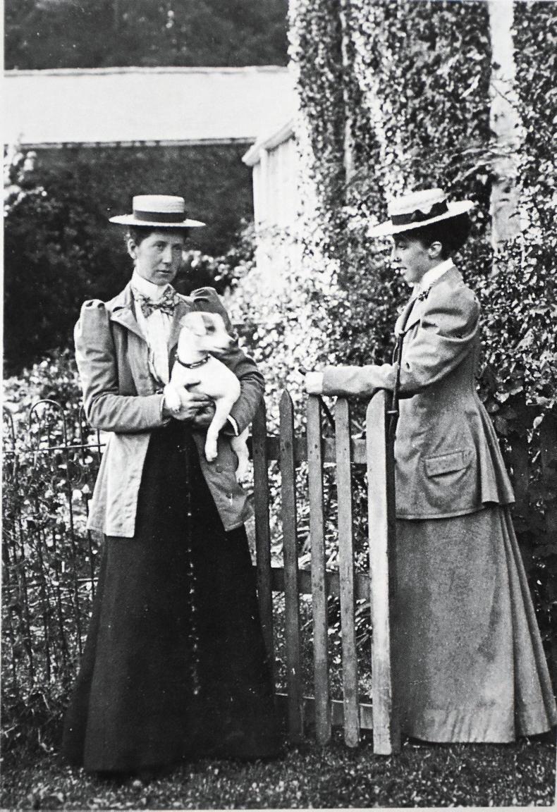 day 25 : edith somerville (2) and violet martin (3)irish second cousins and novelists who wrote together under the pen name of martin rossthey lived together and it was speculated that the nature of their partnership was also sexual and romantic