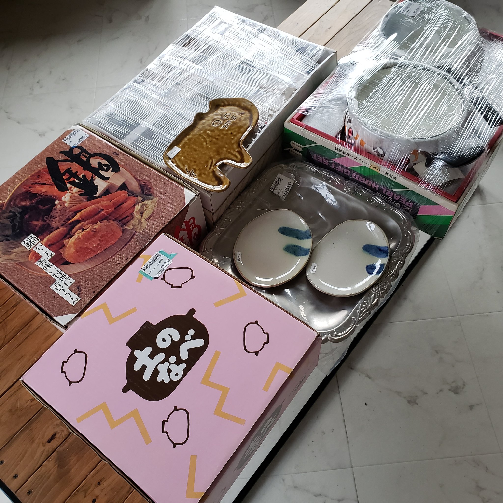 ふくらみ リサイクルショップの戦利品 貫入土鍋8号 400円 箕傘の釣人土鍋8号 0円 素麺セット飯台付 250円 ステンレスのパーティー皿 0円 パール金属のホーロー鍋セット 1000円 羊の茶碗 10円 ほんと リサイクルショップは最高 ほか 養護学校の