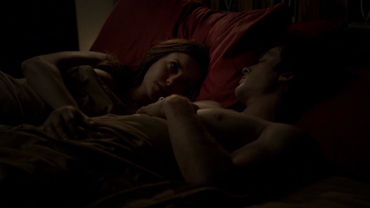 elena laying on damon’s chest.pic.twitter.com/h4MDN17t3D 