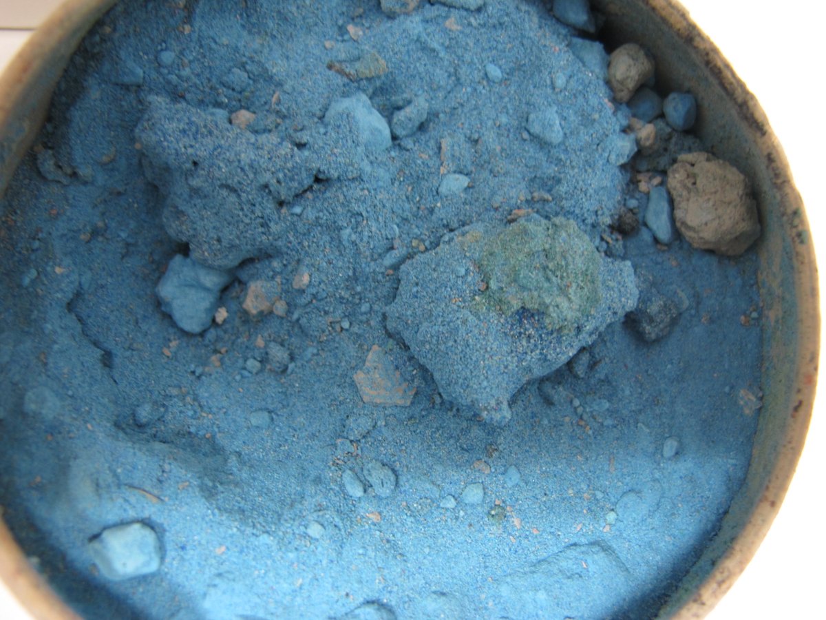 Let’s talk about  #EgyptianBlue, its manufacture and use from Egypt to the Iberian Peninsula, with a special insight into the Vesuvian area, where this pot containing original pigment has been excavated.