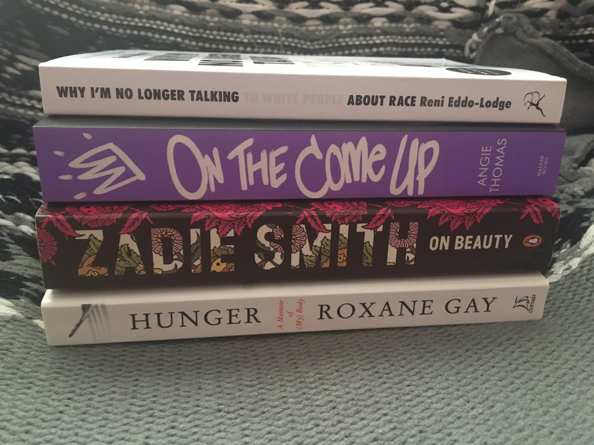 crazy_girl_stac's tweet image. Currently deciding what book to read for #cosyreadingnight tonight and advice or help would be helpful the books in the picture below are the ones I'm choosing from #bookhelp #booksuggestions