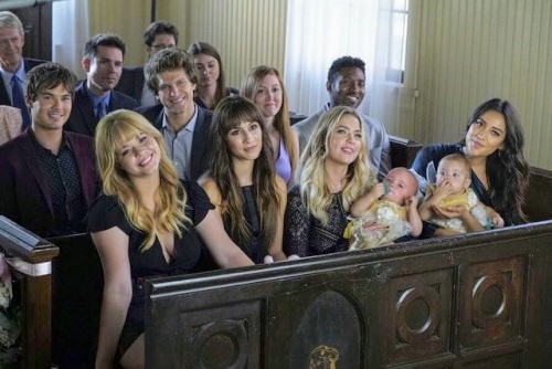 ALittleLiarPLL5's tweet image. OMG, I can't believe it's already been 3 years since the FinAle 🥺🥺🥺🥺🥺🥺
Yup. I'm EMOTIONAL. 😭🤫💙 #PLL
#PLLForever #PrettyLittleLiars #Spoby
#SpobyIsEndgame #SpobyForever
@PLLTVSeries @imarleneking 
@SleepintheGardn @KeeganAllen @AshBenzo @shaymitch @lucyhale @SashaPieterse