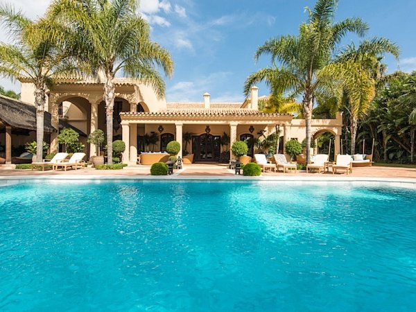 sunseekers's tweet image. Spain | Costa del Sol | Marbella 
Exclusive And Elegant Villa In Los Monteros Playa, Marbella, 200 M From The Beach sunseekers.com/villa/Spain/20…