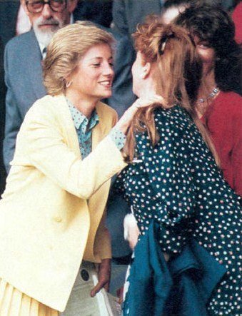 Thread - Royals at WimbledonWimbledon should've started on Monday! I'll miss the tennis, and also miss catching the Royals there, so some photos from past years!Thanks to  @LianaK3306 for indirectly giving me this idea!First, back to 80s & 90s - Diana & the boys, Sarah...