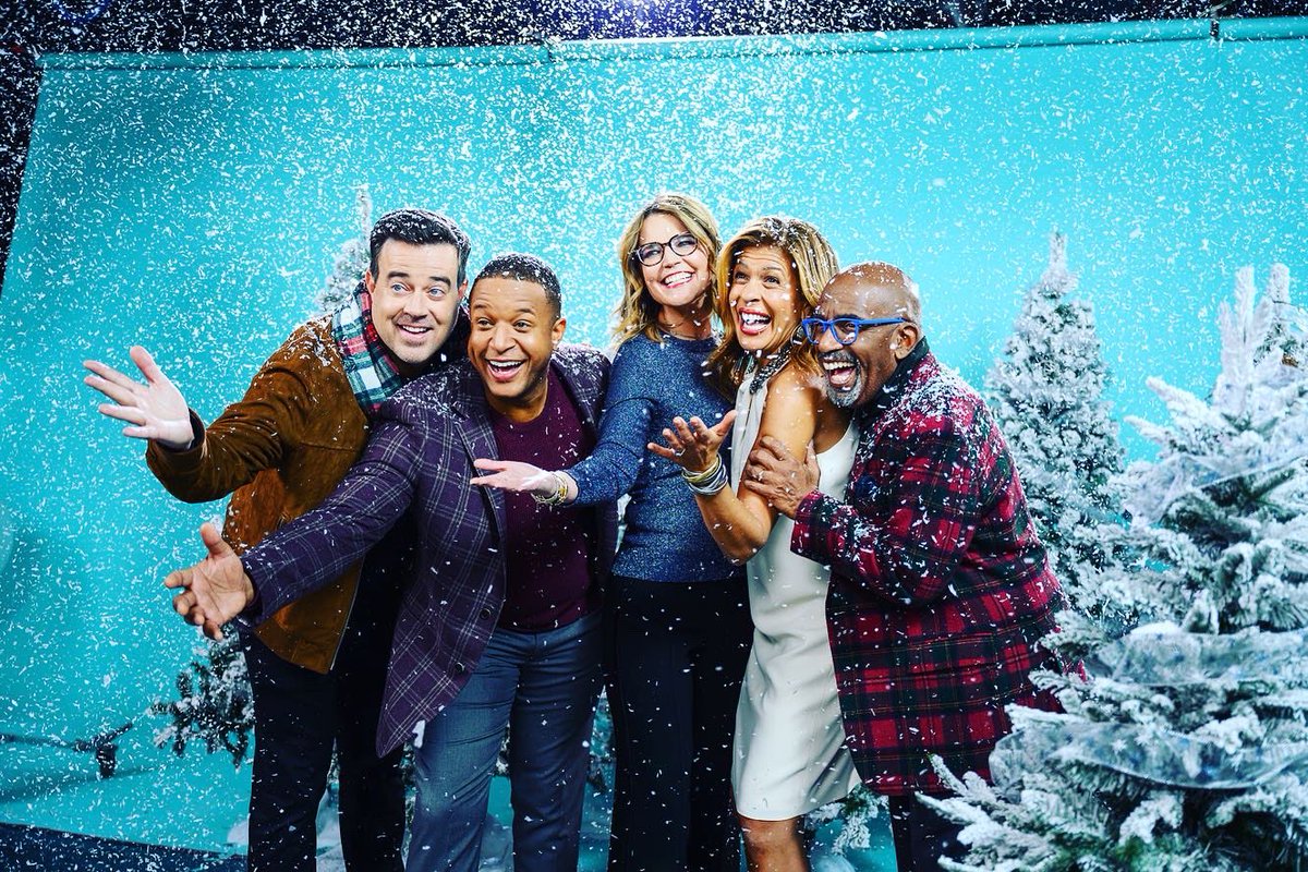 HOOOOORAY!!!!! We won the Emmy for best morning show!! Congrats to our <a href="/todayshow/">TODAY</a> family and the killer producers and crew who make it sing every single day!!

<a href="/hodakotb/">Hoda Kotb</a> <a href="/alroker/">Al Roker</a> <a href="/craigmelvin/">Craig Melvin</a> @carsondaly <a href="/sheinellejones/">Sheinelle Jones</a> <a href="/dylandreyernbc/">Dylan Dreyer</a> <a href="/jennabhager/">jennabhager 🇺🇸</a> <a href="/libbyleist/">Libby Leist</a> <a href="/tmazzarelli/">TMazzarelli</a>