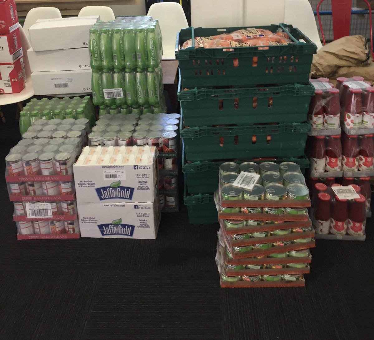 SilverBssc's tweet image. We are making up food parcels for the local people in Southwark we have allocated over 400 food parcels in 4 weeks and will continue to do so as long as we can if you would like to donate any food to us please message me Thank you for your support 
Tracey and volunteers