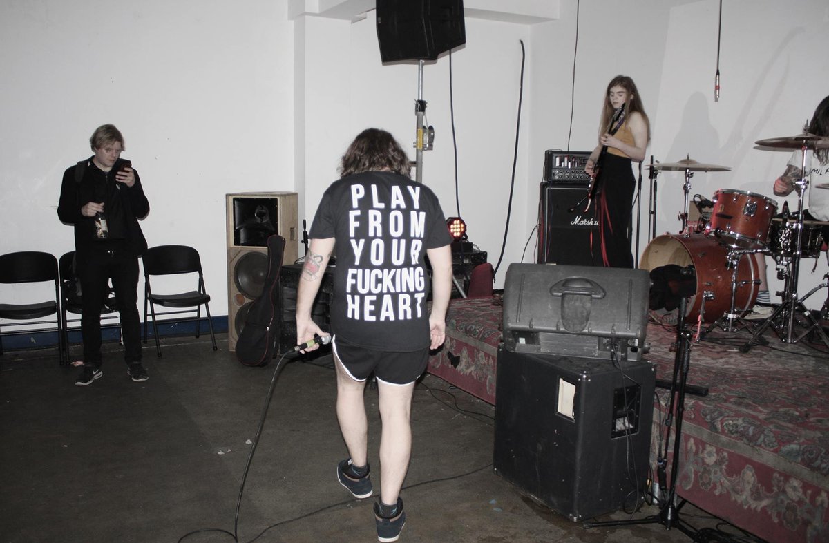 Another throwback to one of my fav photos from year 2 of the fest containing <a href="/deadhandsband/">DEAD HANDS</a> playing one of the most fun sets of the day and featuring Martijn from <a href="/SRODrdam/">Sweet Release Death</a> looking on in approval