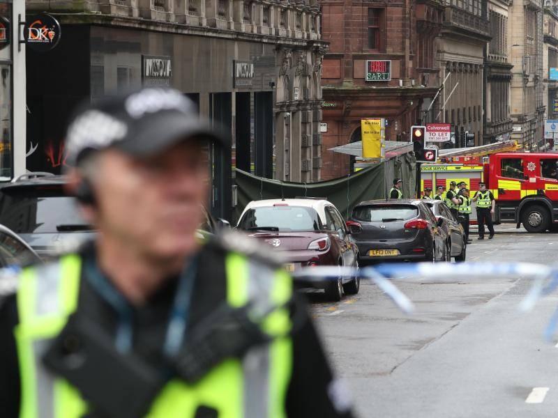 Behörden: Kein Terror - Motivsuche nach Messerattacke in #Glasgow general-anzeiger-bonn.de/news/panorama/…