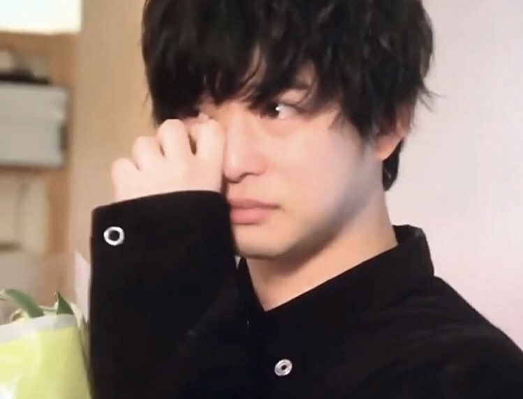 Ha على تويتر クランクアップでも涙もろい千葉くん 千葉雄大 おっさんずラブinthesky スマホを落としただけなのに プリティーが多すぎる 水球ヤンキース