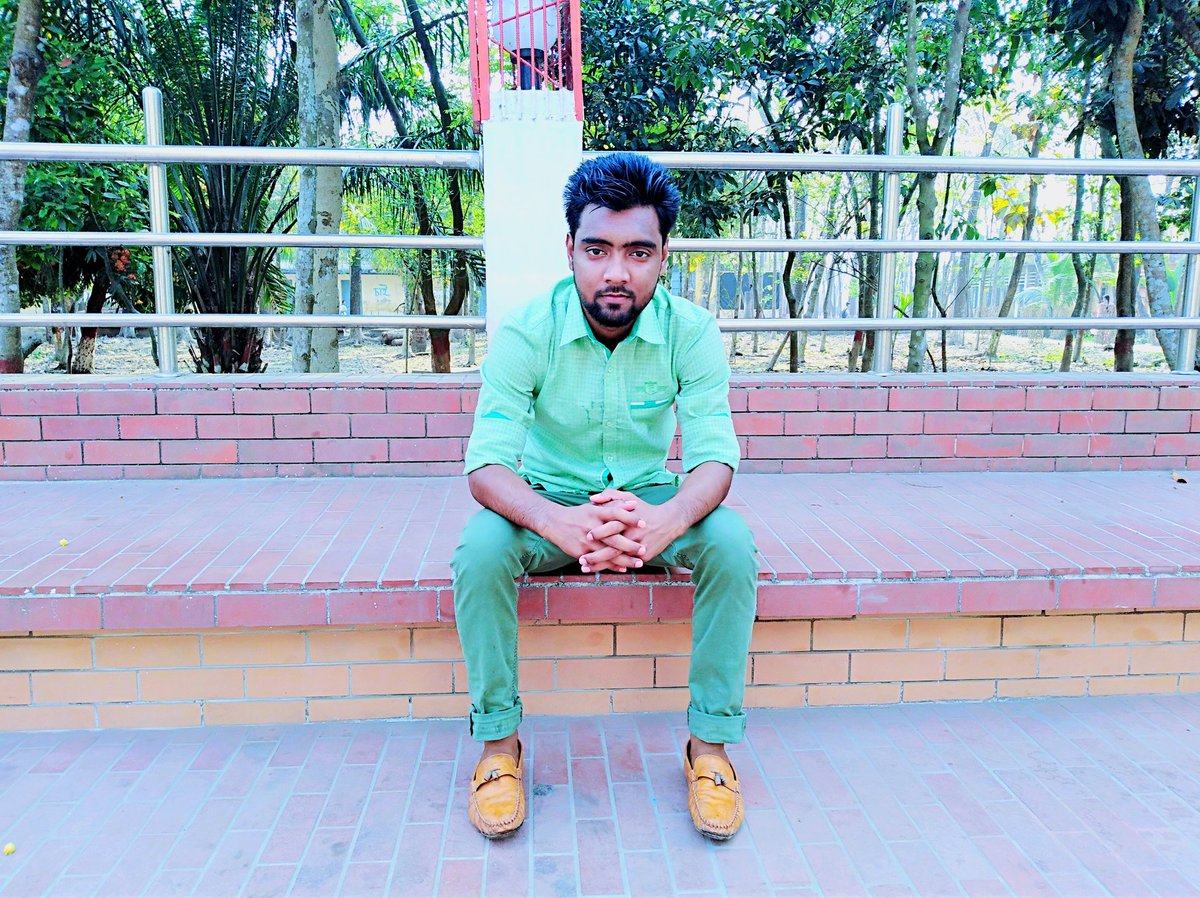sowibhosen's tweet photo. Old picture at BM College.
#shoaib #hossain
#mohammad #shoaib
#sowib #hosen
#sowibhosen https://t.co/CaU4wvzJin
