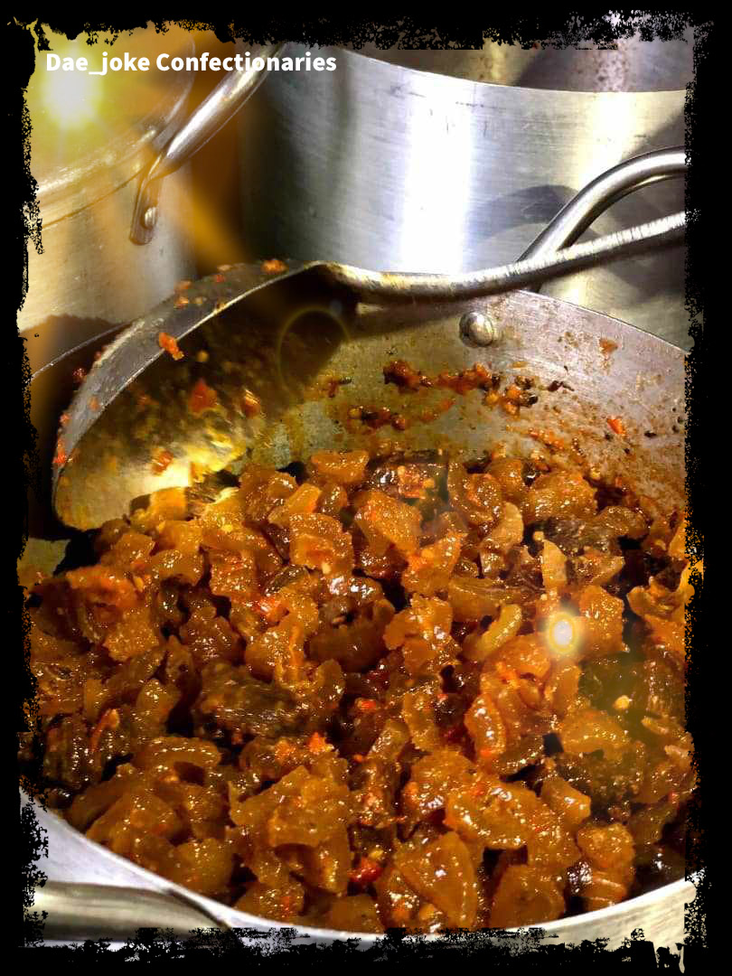 abigail_agbaje's tweet photo. Peppered Ponmo and Fried Meat is now available for order too.

6,000naira for 20packs.

Send a DM, Whatsapp: 08099795172
Call: 08077559616 to place your order for your parties, gatherings and social events.

#daejokesconfectionaries
#lagosparties
#pepperedponmo https://t.co/bnThRzVR2V
