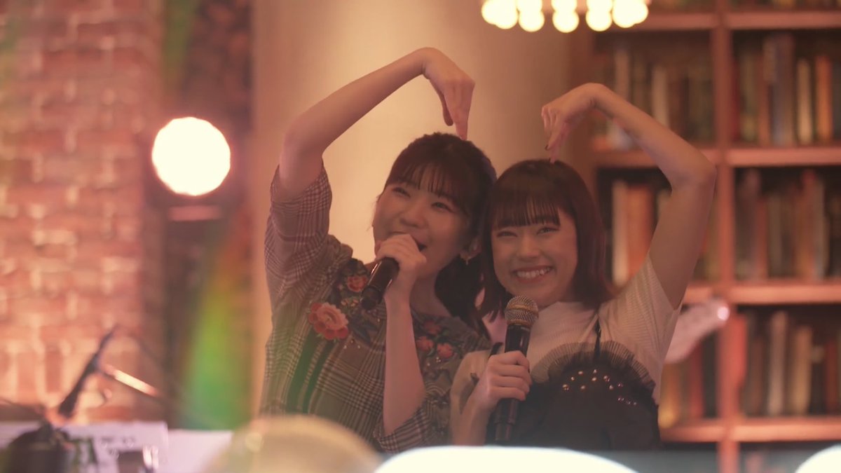 ね こ ま る リトグリ大好き Pa Twitter まなかちゃんとアサヒちゃんが２人で一緒にハートを作ってるの 可愛いなって思ってスクショしちゃった ああ可愛いな リトグリオンデマンドライブ Manaka アサヒ リトグリ