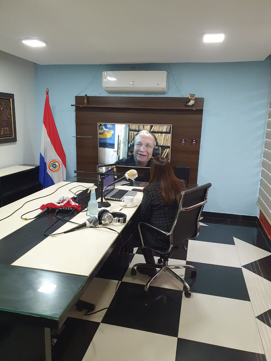 apuroaudiopy's tweet photo. Estamos en comunicación con Mario Ferreiro. @RocioCasco2 entrevista a @Ferreiromario1 en A Puro Audio 🤓 https://t.co/EXyNr6vcS1