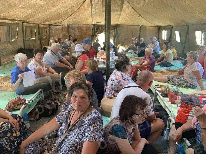 Окупанти заблокували людей на пункті пропуску "Новотроїцьке", - штаб ООС - Цензор.НЕТ 1667