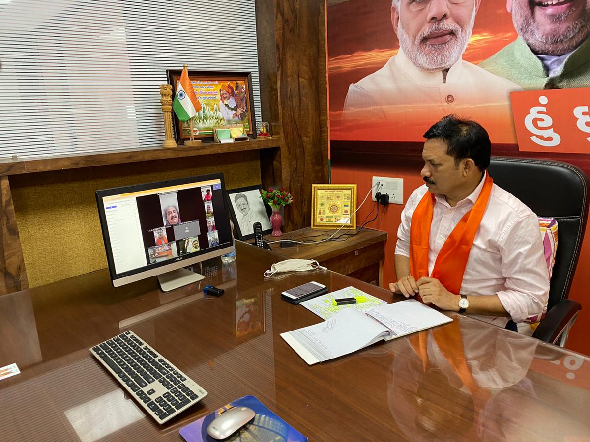 devusinh's tweet photo. નરેન્દ્ર મોદી સરકારના એક વર્ષ પૂર્ણતાના પ્રસંગે નડિયાદ વિધાનસભાની વર્ચ્યુઅલ સંવાદ રેલીમાં મુખ્ય દંડકશ્રી પંકજભાઈ દેસાઈ ની ઉપસ્થિતિમાં યોજાઈ 

#OneYearOfModi2.0 https://t.co/aNNAlU5iNA