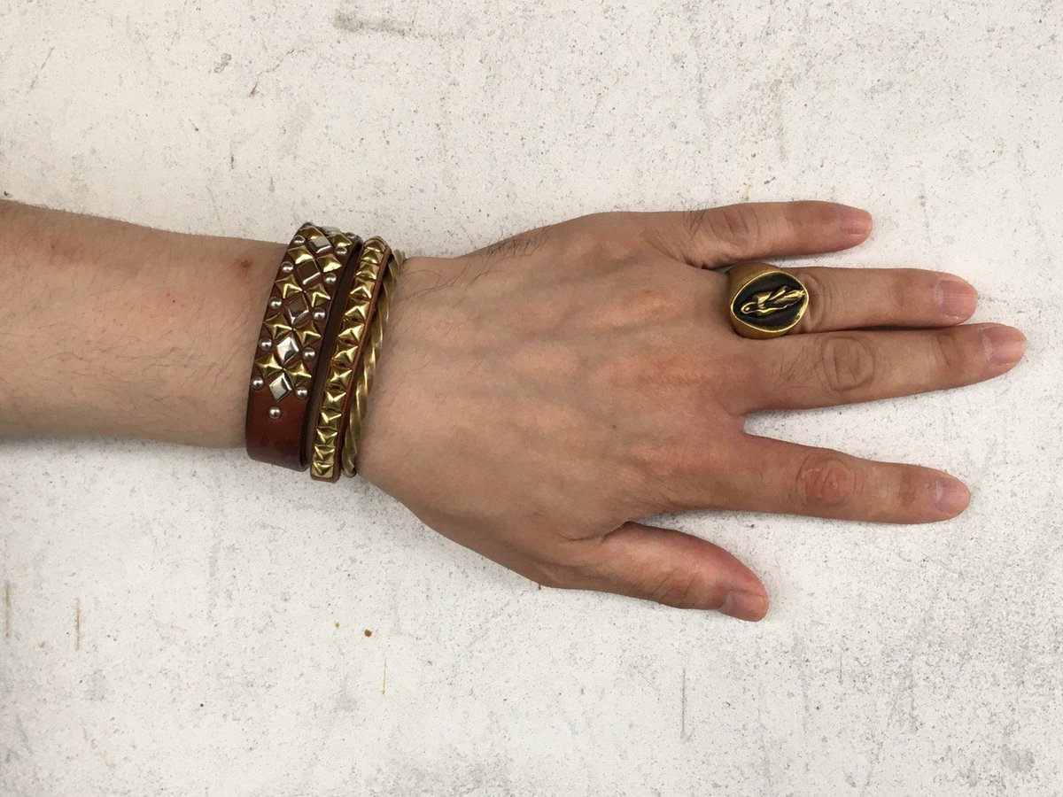 izumofuji's tweet photo. Today's coordinate
Shirt jacket:#luciolejeanpierre
Poncho Tshirt:#miharayasuhiro
Denimpants:#discovered
Necklace:#gemkingdom
Ring:#argentgleam
Bangle:#movementstewcraftworks
Leather studs bracelet:#theclosertogod
Wallet code:#theclosertogod
Shoes:#georgecox https://t.co/QJJnksYpLR