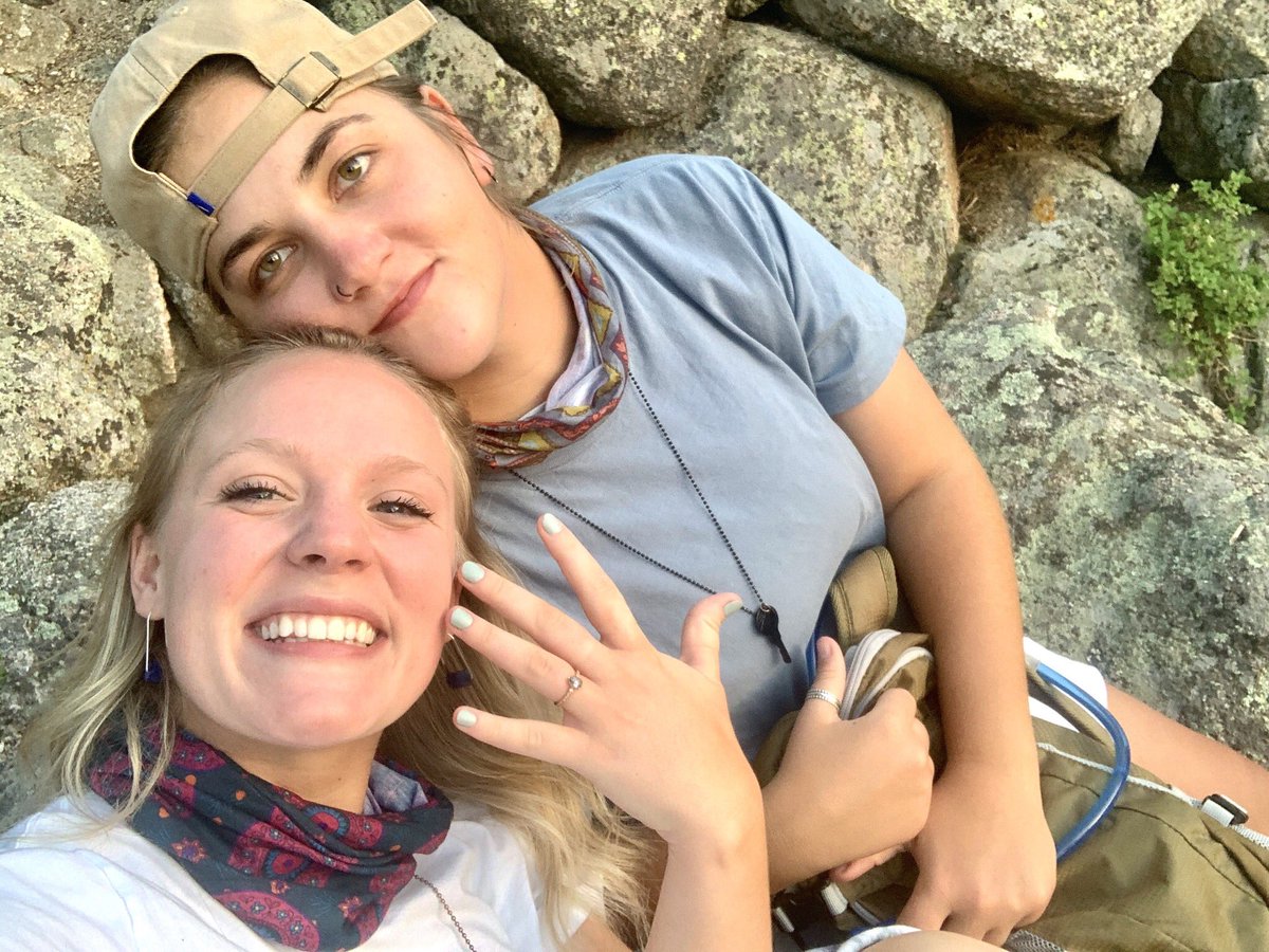 MauraHackney's tweet photo. it’s a good life 💛 https://t.co/Ex6RcTBWLu