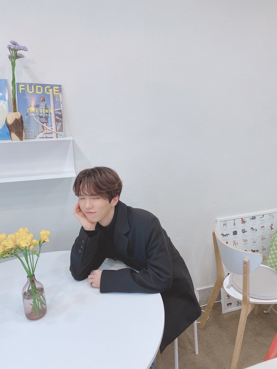 DIA_CRUNCH's tweet photo. [#현오] 좋은 하루였어요 🌸
#우리디아나 #사랑해요 https://t.co/JsNYFar72D