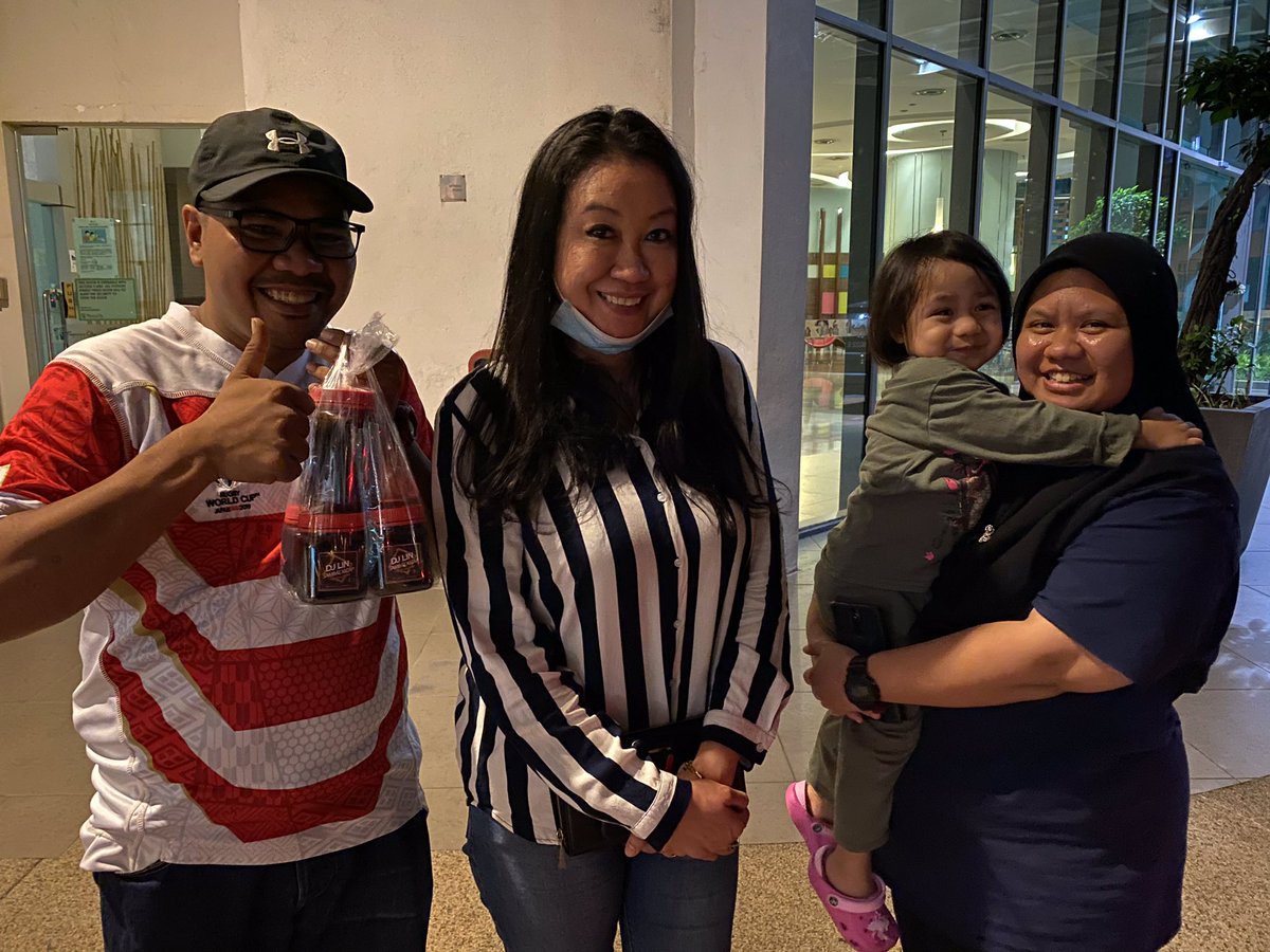 djlinsuriacinta's tweet image. Yeayy👏mereka dah rasa #sambalkicap  #djlin 🤩Dapatkan sekarang🌹#cod sekitar #lembahklang &amp;amp; #courier  seluruh #malaysia 😍✌️kecik RM8 &amp;amp; besar  RM13 (belum masuk kos cod &amp;amp; pos ya🥰)  @fRauzann di 017-2470473 #djlinberniaga #sambalkicapdjlin #djlinjualsambalkicap