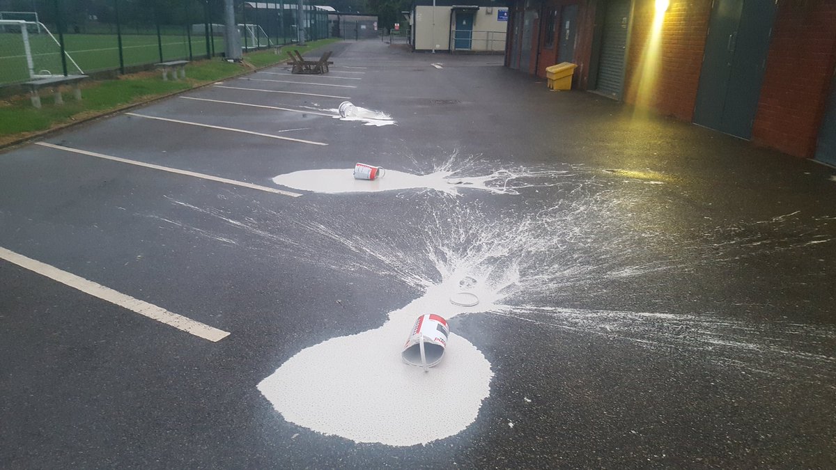 StraUponAvonSch's tweet image. WANTED! Names of the 5 burglars/vandals who smashed our fence and broke in, damaging school property and throwing paint around at 3am this morning. They entered via Shottery Fields. Does your friend, neighbour or family member have white paint on their clothes/hands today?