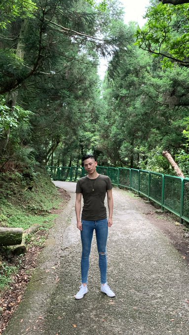 1 pic. Nothing sexual, just hike ? https://t.co/G6PtG4GGTj