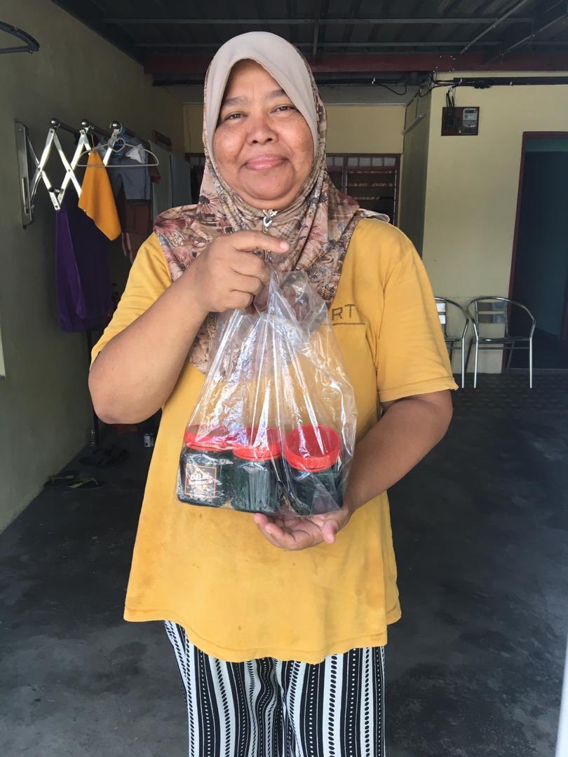 djlinsuriacinta's tweet image. Dapatkan #sambalkicap #djlin sekarang🌹#cod sekitar #lembahklang &amp;amp; #courier bagi seluruh #malaysia 😍✌️kecik cuma RM8 &amp;amp; besar  RM13 (belum masuk kos cod &amp;amp; pos ya🥰) hubungi @fRauzann di 017-2470473 #djlinberniaga #sambalkicapdjlin #djlinjualsambalkicap