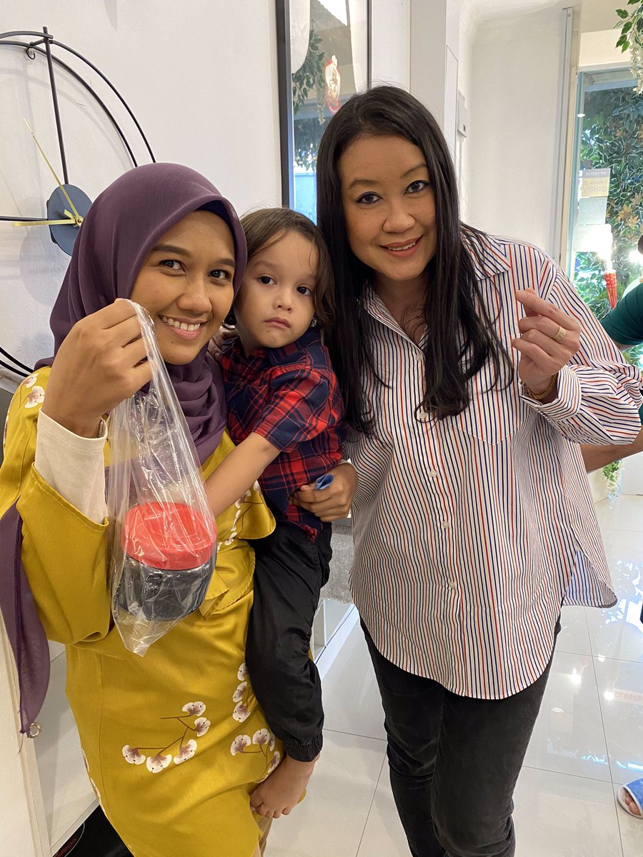 djlinsuriacinta's tweet image. Dapatkan #sambalkicap #djlin sekarang🌹#cod sekitar #lembahklang &amp;amp; #courier bagi seluruh #malaysia 😍✌️kecik cuma RM8 &amp;amp; besar  RM13 (belum masuk kos cod &amp;amp; pos ya🥰) hubungi @fRauzann di 017-2470473 #djlinberniaga #sambalkicapdjlin #djlinjualsambalkicap