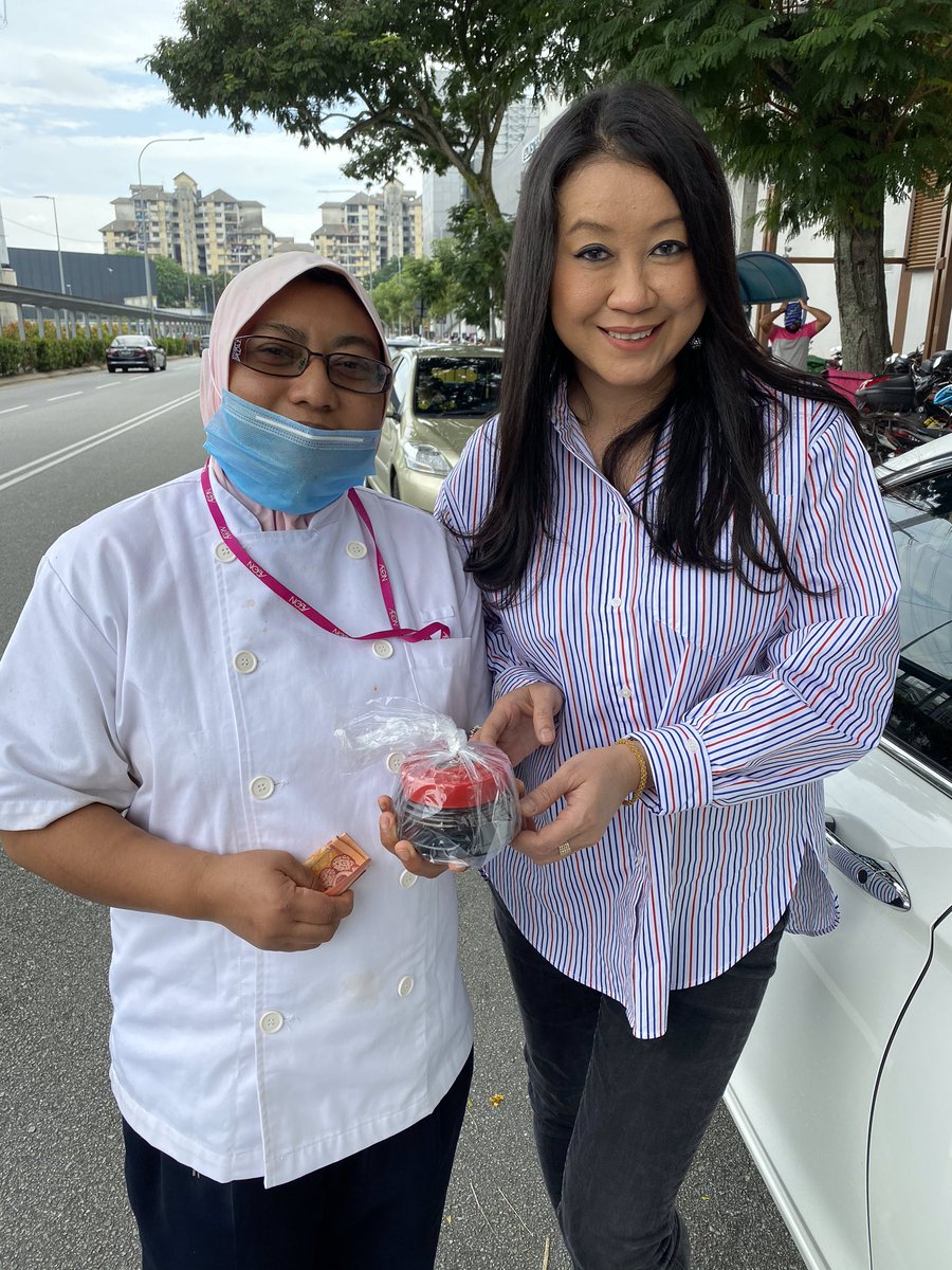 djlinsuriacinta's tweet image. Dapatkan #sambalkicap #djlin sekarang🌹#cod sekitar #lembahklang &amp;amp; #courier bagi seluruh #malaysia 😍✌️kecik cuma RM8 &amp;amp; besar  RM13 (belum masuk kos cod &amp;amp; pos ya🥰) hubungi @fRauzann di 017-2470473 #djlinberniaga #sambalkicapdjlin #djlinjualsambalkicap